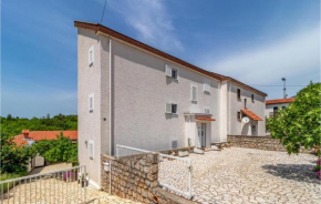 Gorgeous Apartment In Klenovica With Wifi